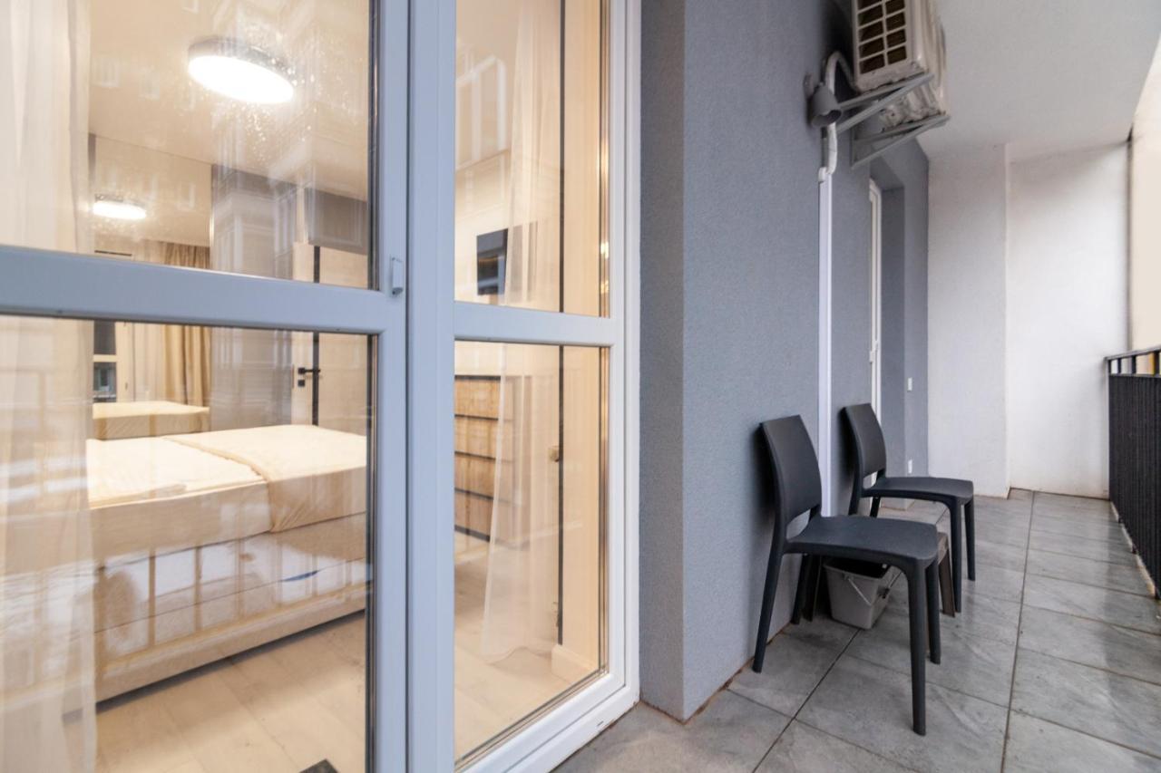 2 Bedrooms Apartments Levia 2 Лвив Екстериор снимка