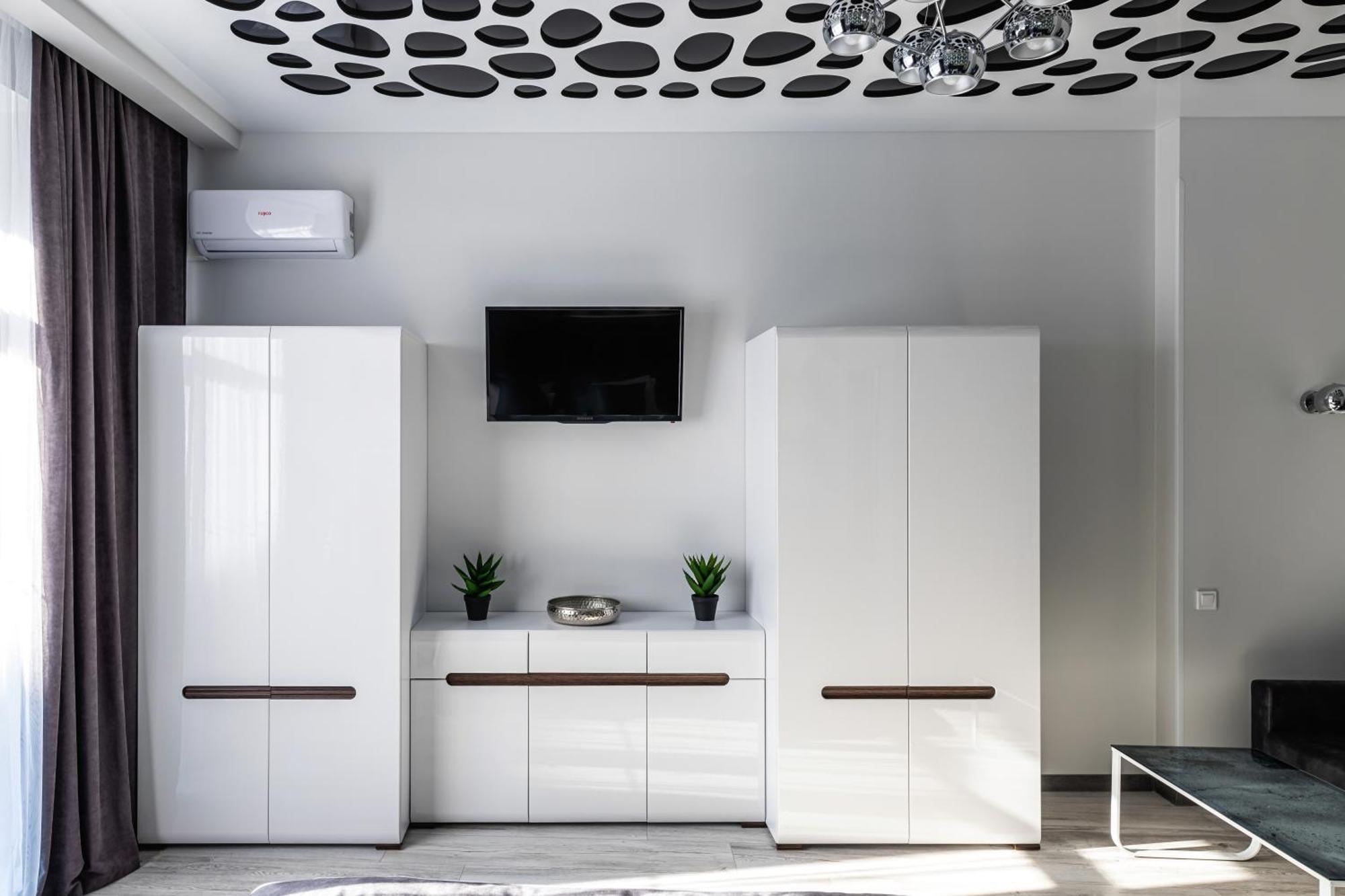 2 Bedrooms Apartments Levia 2 Лвив Екстериор снимка
