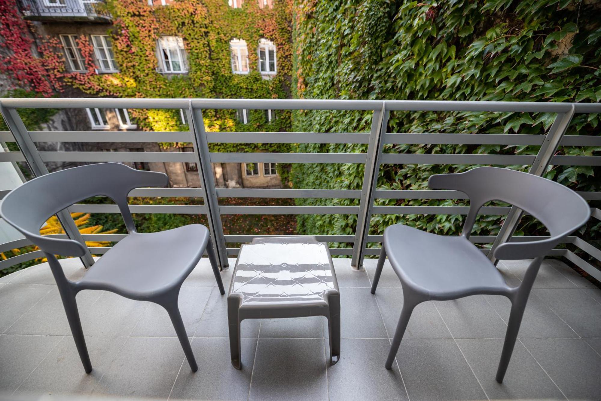 2 Bedrooms Apartments Levia 2 Лвив Екстериор снимка