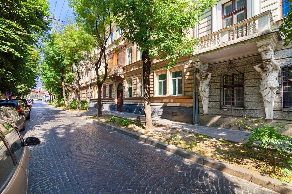 2 Bedrooms Apartments Levia 2 Лвив Екстериор снимка